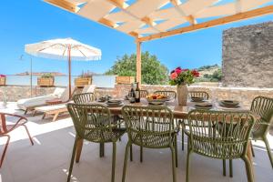 Μπαλκόνι ή βεράντα στο Casa Karinea - Serene Stone House Retreat