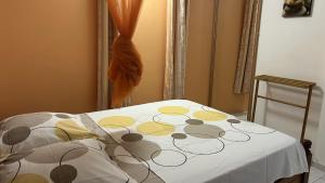 Un pat sau paturi într-o cameră la villa NYL +10 fotografii