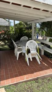 O grădină în afara villa NYL