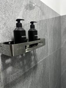 Ένα μπάνιο στο Seven Crest Hotel Anuradhapura