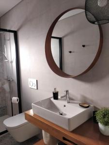 Un baño de Casa das Amendoeiras