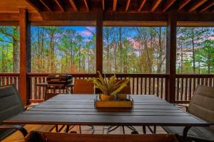 Billede fra billedgalleriet på Merlot Mountain By The Cohost Company i Broken Bow