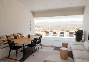 Posezení v ubytování Moonlight Mile By The Cohost Company + 89 fotografií