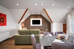 Χώρος καθιστικού στο Glencairn by Escape Ordinary