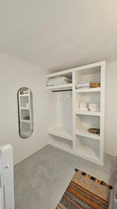 Una cocina o cocineta en Villa Spika with seaview and shared pool