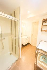 Ένα μπάνιο στο The Forest Chalet - Private forest and absolute calm