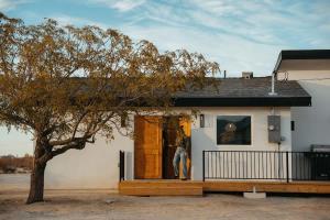 Το κτήριο όπου στεγάζεται  η παραθεριστική κατοικία +53 φωτογραφίες