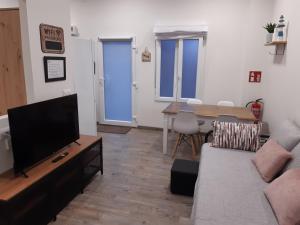 Μια τηλεόραση ή/και κέντρο ψυχαγωγίας στο El Embarcadero