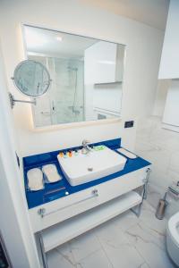 Koupelna v ubytování Orbi City Luxury Hotel