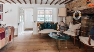 Χώρος καθιστικού στο Tranquil Country Escape 4BR Family Home Cotswolds AONB CHUST-TBH