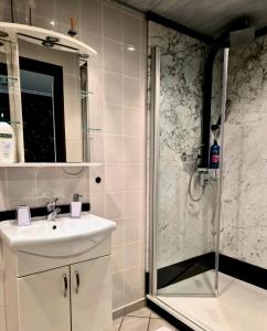 Koupelna v ubytování Hotel Schloßschenke + 64 fotografií