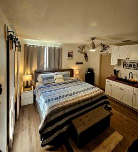 Postel nebo postele na pokoji v ubytování 10 Minutes from Universal - Relaxing Guest Suite