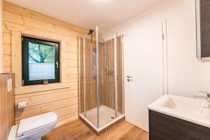 Koupelna v ubytování Blockhaus 1 + 29 fotografií