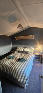 Postel nebo postele na pokoji v ubytování Terri Towers