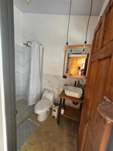 Ένα μπάνιο στο Boutique Studios Uvita