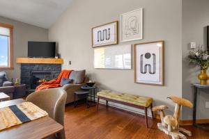 Posezení v ubytování 3BR Luxury Top Floor Condo with Great views