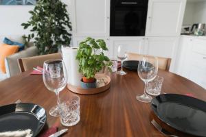 Φωτογραφία από το άλμπουμ του Luxury Top Floor, Balcony and Easy 24h Check-in στο Ελσίνκι