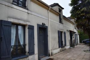 Tòa nhà nơi nhà nghỉ dưỡng tọa lạc