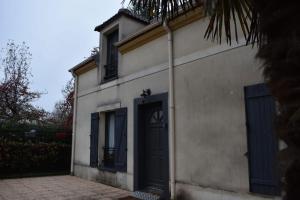 Tòa nhà nơi nhà nghỉ dưỡng tọa lạc +11 ảnh