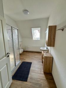 Koupelna v ubytování Seelöwe beim Ochsenturm am Deich