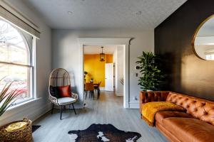 Istumisnurk majutusasutuses Short North Convention King Bed Free Parking!