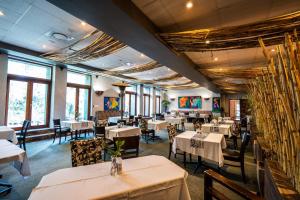 Restaurace v ubytování Hakunamatata Country Estate