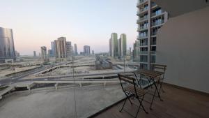 Μπαλκόνι ή βεράντα στο Stylish 1BR on Maryah Island Walk to Cleveland