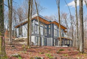 Budova, kde se chata nachází