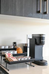 Køkken eller tekøkken på Modern 3Bed Home 10 Mins to Niagra Falls + 32 billeder