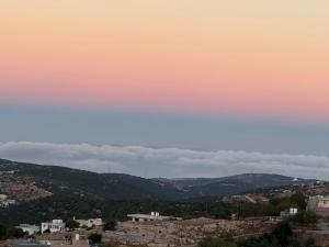 Photo de la galerie de l'établissement شقة للأيجار في عجلون راس منيف, à Ajloun 3 autres photos
