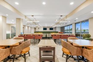 Restaurace v ubytování Home2 Suites By Hilton Madison East