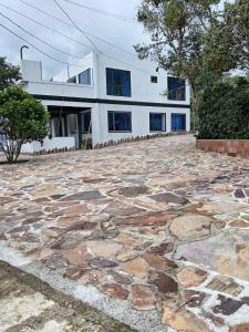 Tòa nhà nơi nhà nghỉ trang trại tọa lạc