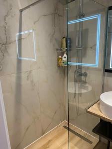 Et badeværelse på Casa Olymbra + 15 billeder