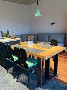 Φωτογραφία από το άλμπουμ του Wildwald Lodge σε Döbrönte