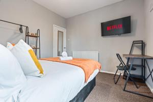 Postel nebo postele na pokoji v ubytování Cosy 2Bed home near Hospital - Town Centre - Uni & College + 8 fotografií