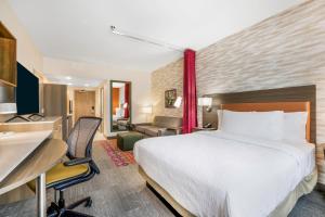 Postel nebo postele na pokoji v ubytování Home2 Suites By Hilton Madison East