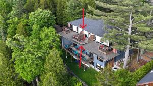 Το κτήριο όπου στεγάζεται  το διαμέρισμα