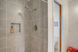 Un baño de Sip, Hike, Relax! Cottonwood Home 4 Mi to Old Town 18 fotos más