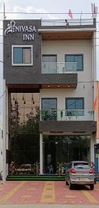 Tòa nhà nơi khách sạn tọa lạc