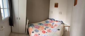 Postel nebo postele na pokoji v ubytování Appartement avec vue mer, port et golf + 17 fotografií