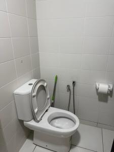 Ένα μπάνιο στο Studio Unit Trefoil Setia Alam