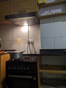 Kuchyň nebo kuchyňský kout v ubytování Eddie Homes Rwanda