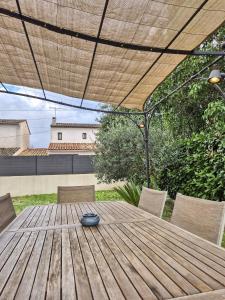 Siseõu või muu väliala majutusasutuses La Maison du Soleil Spacious Villa with Garden