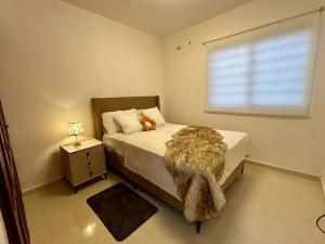 Postel nebo postele na pokoji v ubytování Elegant Brand New Apartment