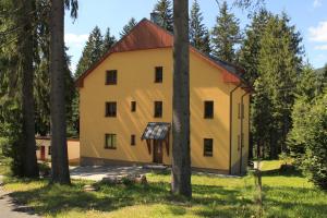 Budova, v ktorej sa apartmán nachádza