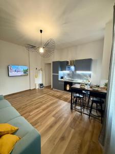 TV/trung tâm giải trí tại Linate Lounge Apartment