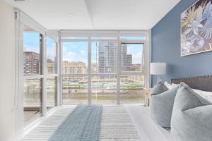 O zonă de relaxare la Modern 3BR Condo Heart of Entertainment District