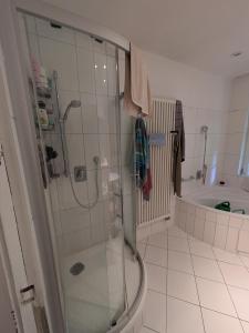 Koupelna v ubytování Einzelzimmer mit Altbau Charme + 8 fotografií