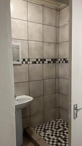 Ένα μπάνιο στο 28onCalliope Overnight