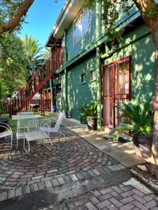 Το κτήριο όπου στεγάζεται  το διαμέρισμα